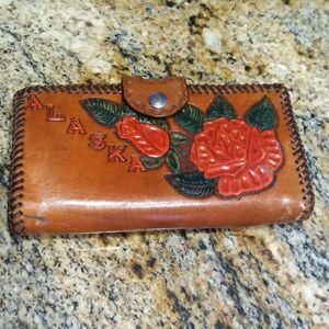 Vintage Alaska Tooled Leather Red Rose Flower Kisslock Kiss Lock Wallet